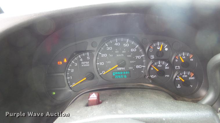 image for item ES9437 2006 GMC C5500 bus