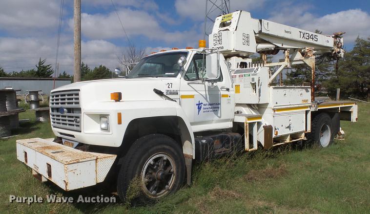 image for item ES9440 1991 Ford F800 digger derrick truck