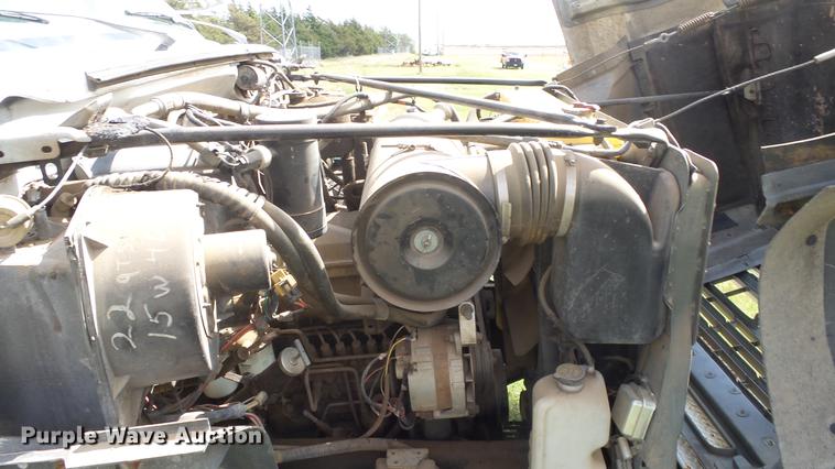 image for item ES9440 1991 Ford F800 digger derrick truck