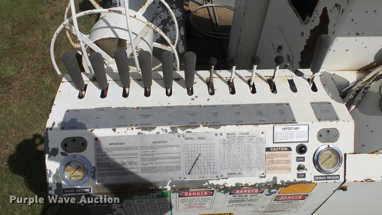 image for item ES9440 1991 Ford F800 digger derrick truck