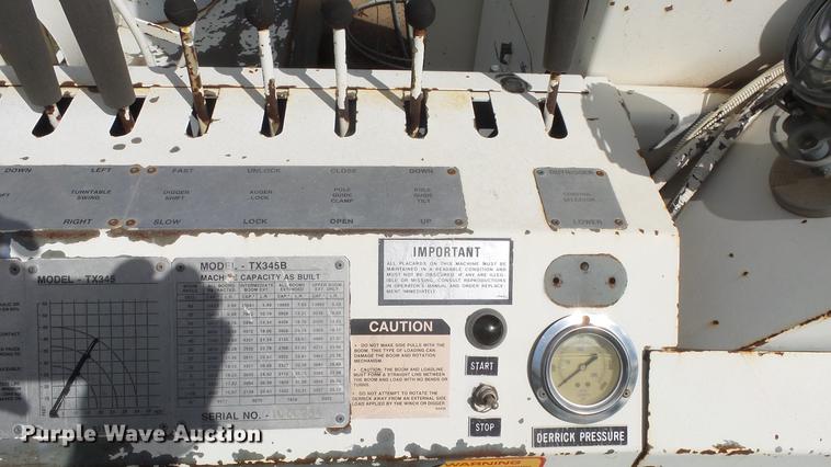 image for item ES9440 1991 Ford F800 digger derrick truck