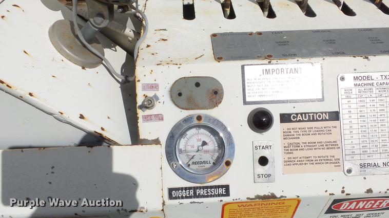 image for item ES9440 1991 Ford F800 digger derrick truck