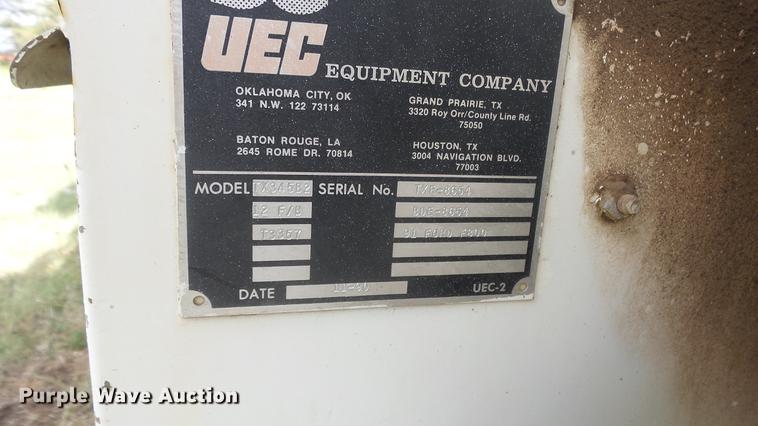 image for item ES9440 1991 Ford F800 digger derrick truck