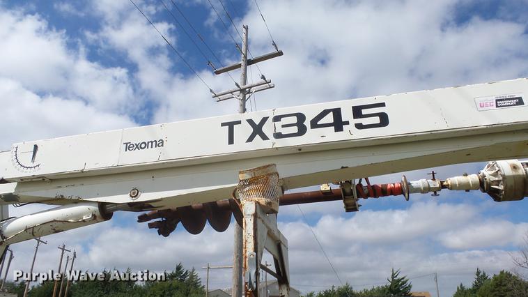 image for item ES9440 1991 Ford F800 digger derrick truck