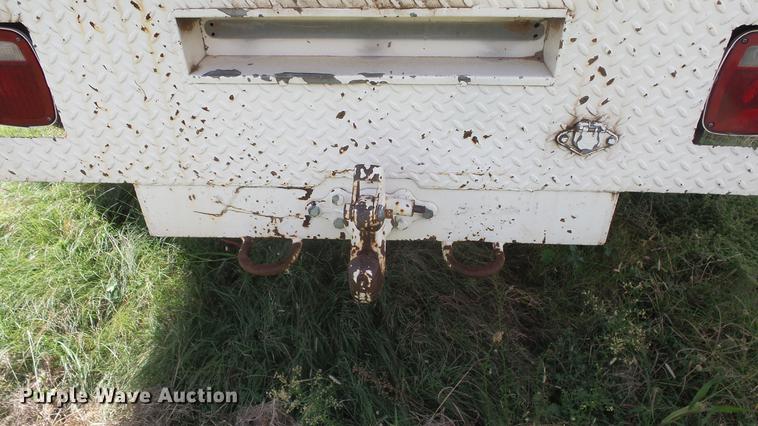 image for item ES9440 1991 Ford F800 digger derrick truck