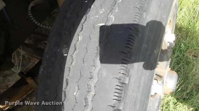 image for item ES9440 1991 Ford F800 digger derrick truck