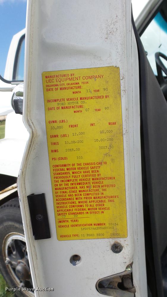 image for item ES9440 1991 Ford F800 digger derrick truck