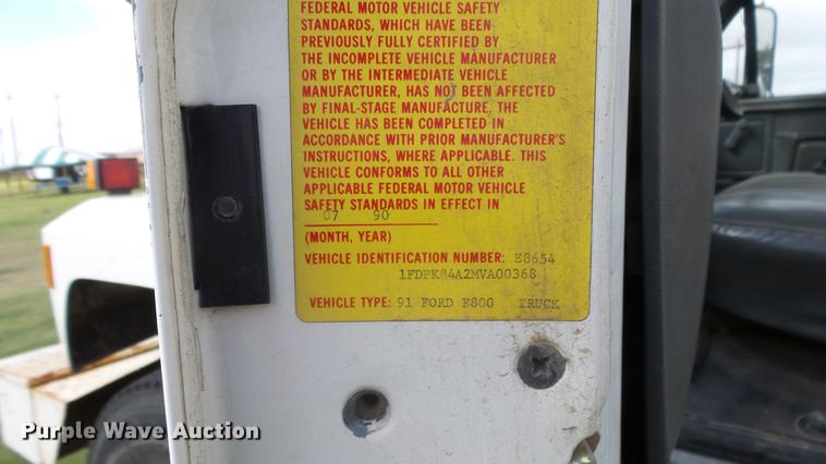 image for item ES9440 1991 Ford F800 digger derrick truck