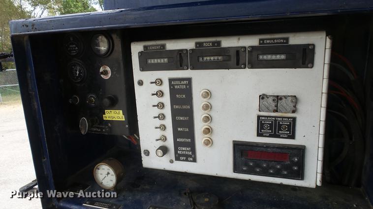 image for item ES9441 1998 GMC C8500 slurry truck