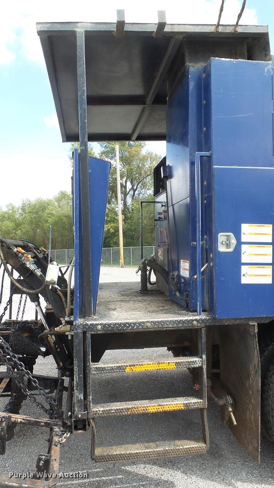 image for item ES9441 1998 GMC C8500 slurry truck