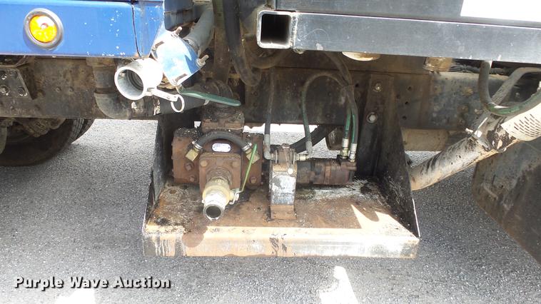 image for item ES9441 1998 GMC C8500 slurry truck