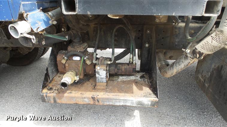 image for item ES9441 1998 GMC C8500 slurry truck