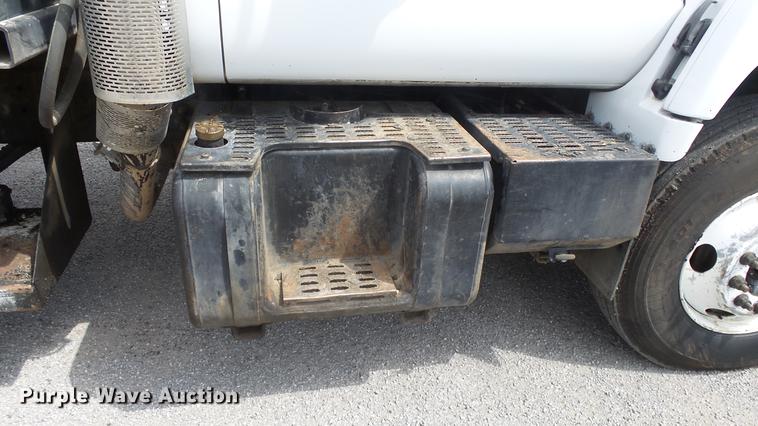 image for item ES9441 1998 GMC C8500 slurry truck