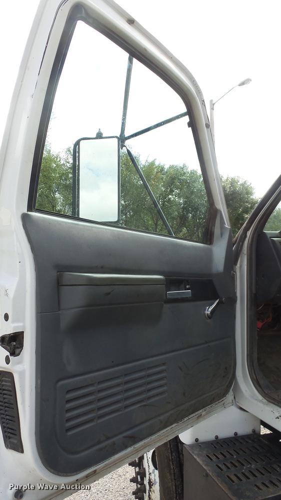 image for item ES9441 1998 GMC C8500 slurry truck