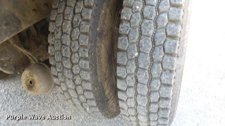 image for item ES9441 1998 GMC C8500 slurry truck