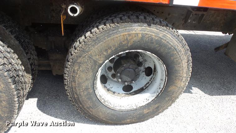 image for item ES9441 1998 GMC C8500 slurry truck