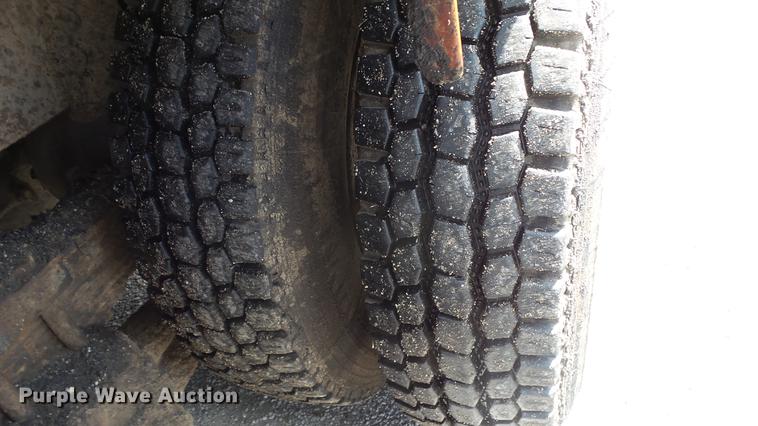 image for item ES9441 1998 GMC C8500 slurry truck