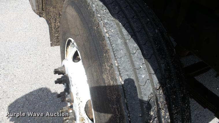 image for item ES9441 1998 GMC C8500 slurry truck