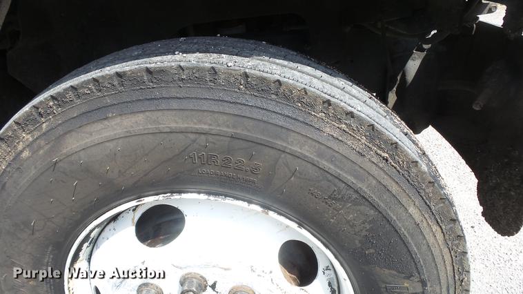 image for item ES9441 1998 GMC C8500 slurry truck