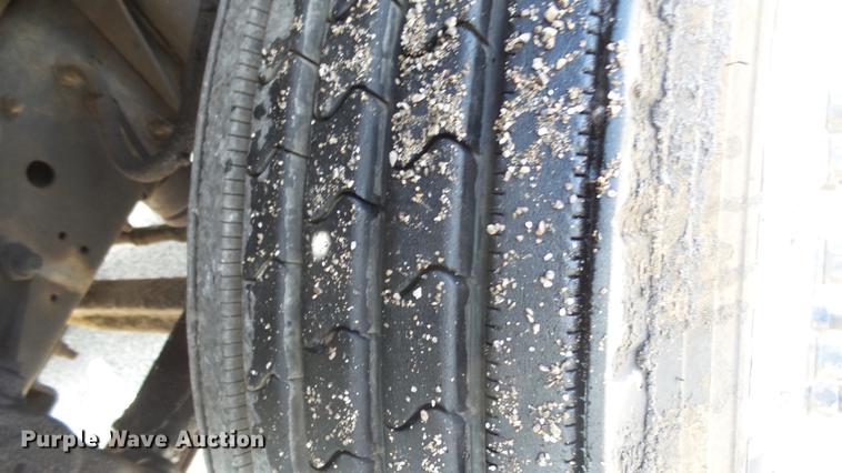 image for item ES9441 1998 GMC C8500 slurry truck