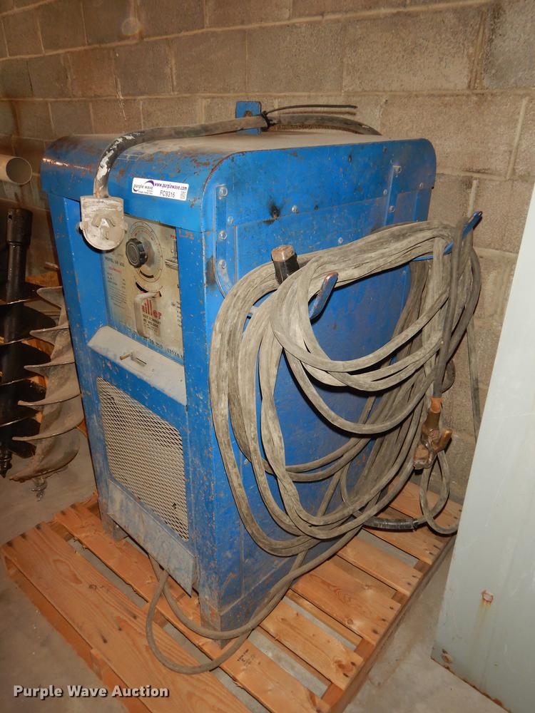 image for item FC9316 Miller SR300 direct current arc welder