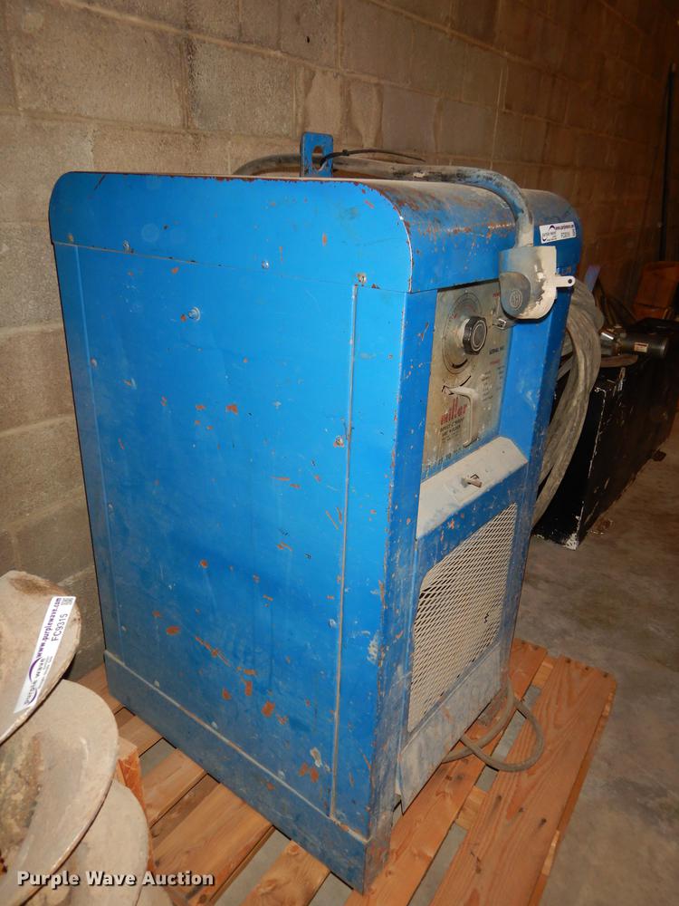 image for item FC9316 Miller SR300 direct current arc welder