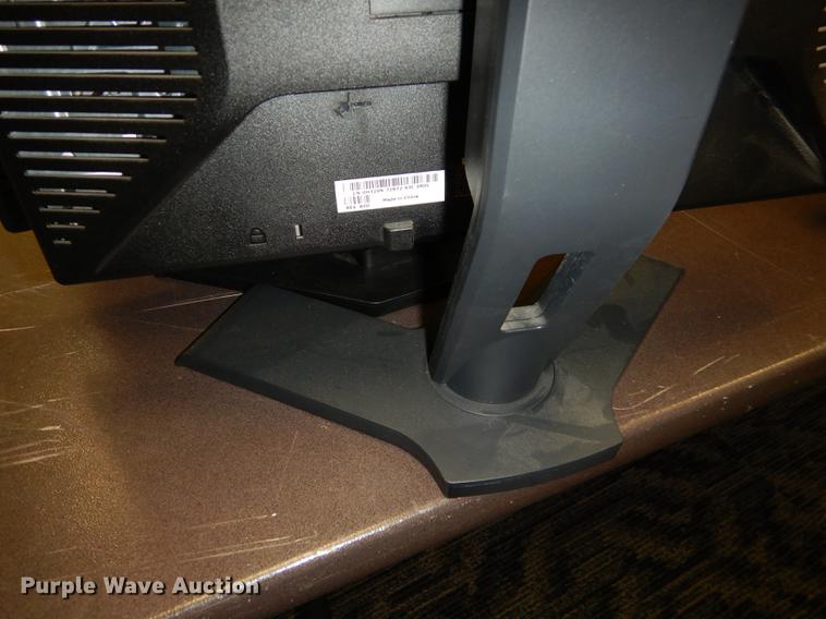 image for item FC9368 (26) Dell VGA monitors