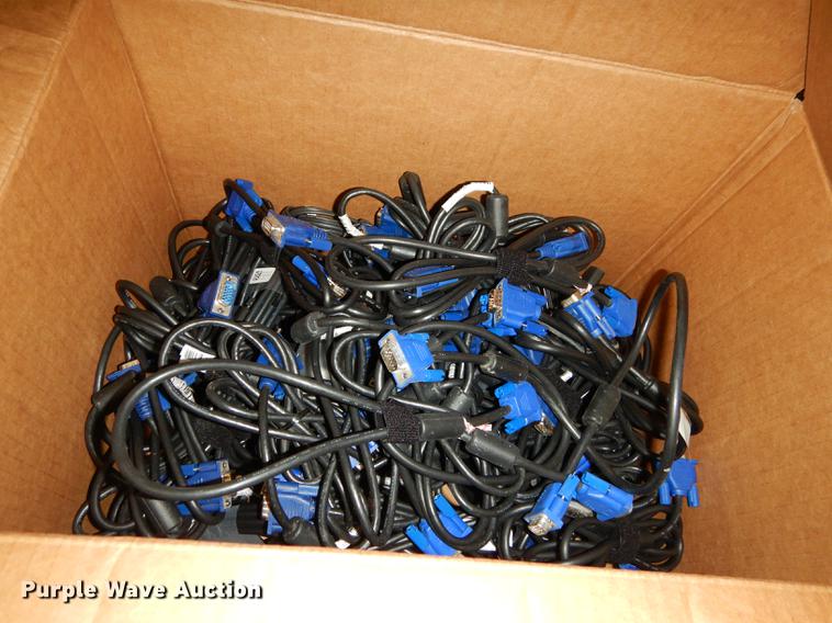 image for item FC9368 (26) Dell VGA monitors