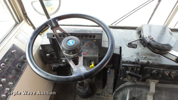 image for item FE9202 1998 Blue Bird TC2000 school bus