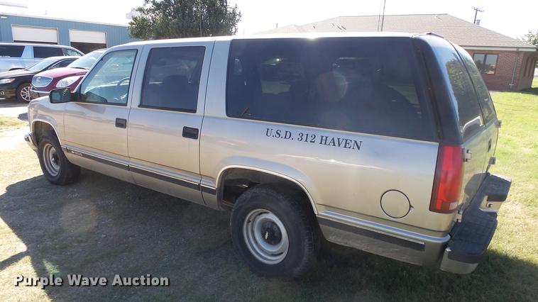 image for item FO9054 1999 Chevrolet Suburban C1500 SUV