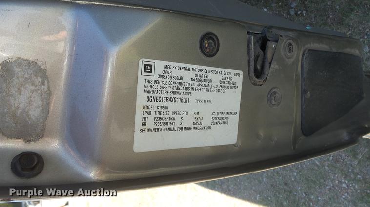 image for item FO9054 1999 Chevrolet Suburban C1500 SUV