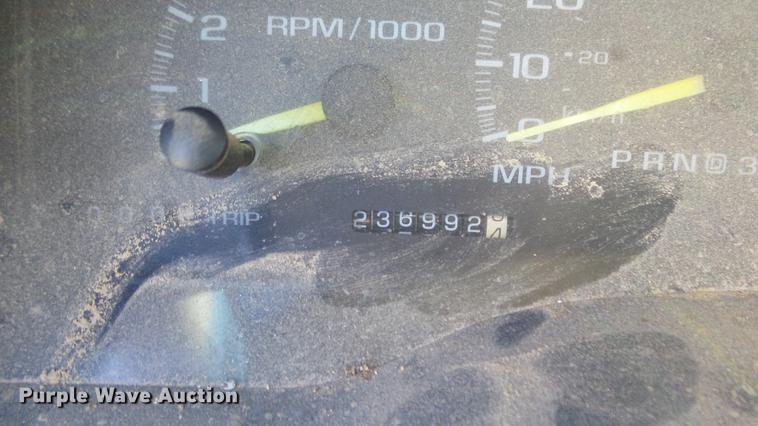 image for item FO9054 1999 Chevrolet Suburban C1500 SUV