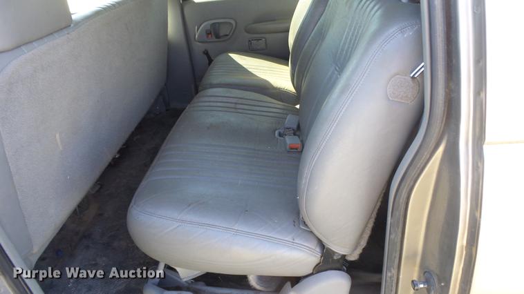 image for item FO9054 1999 Chevrolet Suburban C1500 SUV