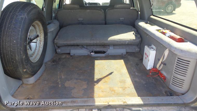 image for item FO9054 1999 Chevrolet Suburban C1500 SUV