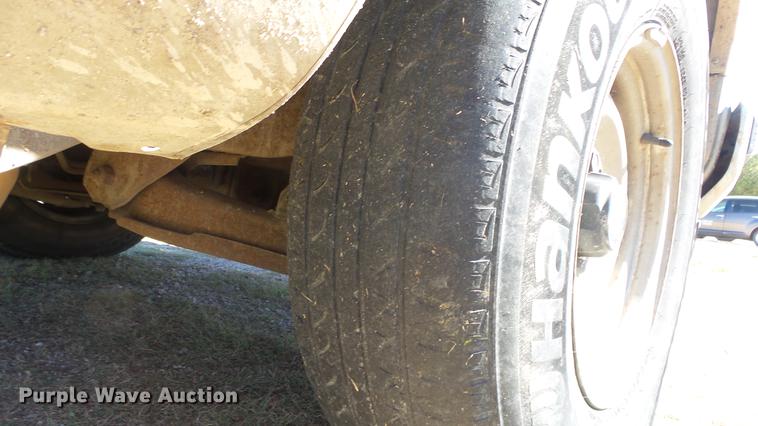 image for item FO9054 1999 Chevrolet Suburban C1500 SUV