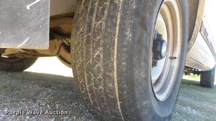 image for item FO9054 1999 Chevrolet Suburban C1500 SUV