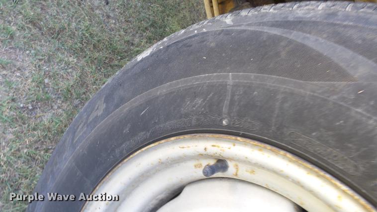 image for item FO9054 1999 Chevrolet Suburban C1500 SUV