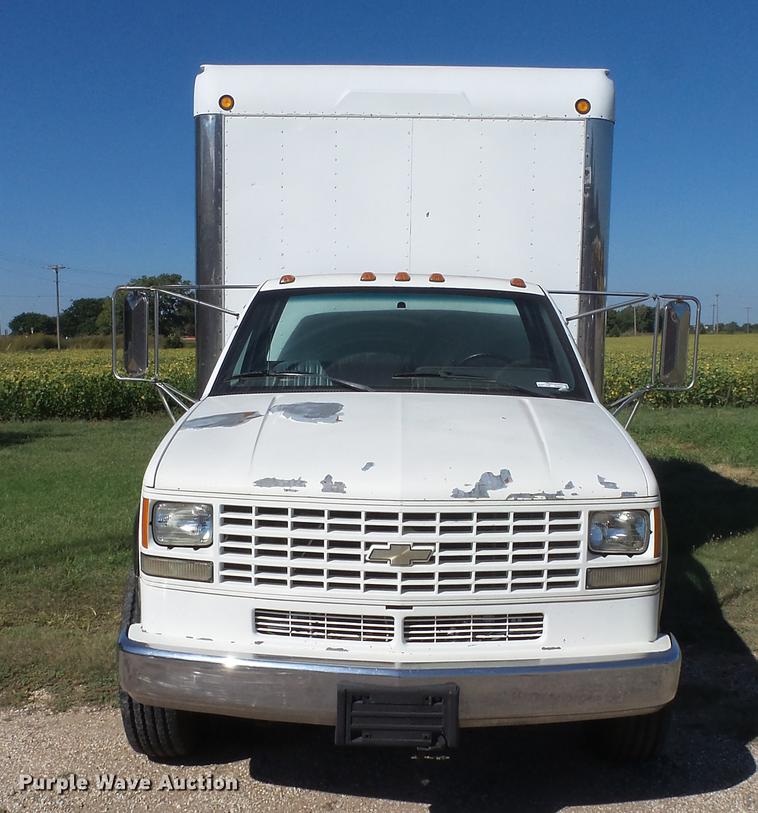 image for item FO9057 1991 Chevrolet 3500 box truck