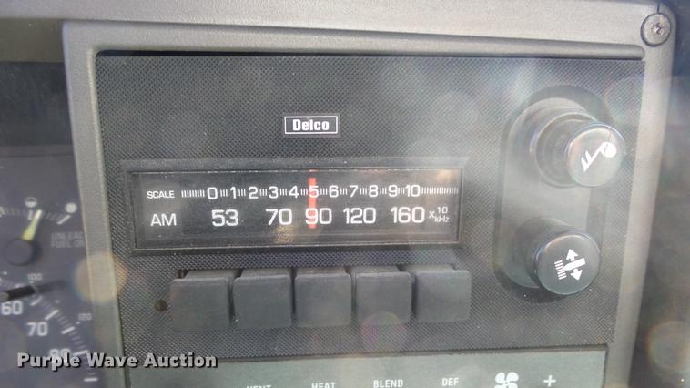 image for item FO9057 1991 Chevrolet 3500 box truck