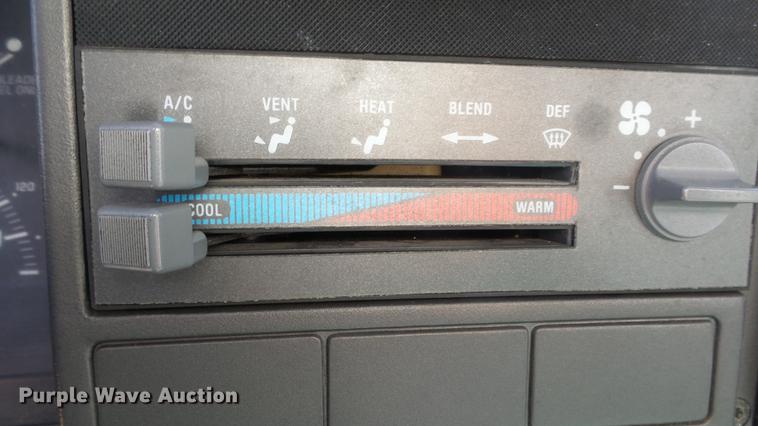 image for item FO9057 1991 Chevrolet 3500 box truck