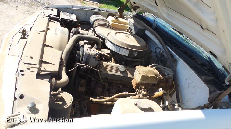 image for item FO9057 1991 Chevrolet 3500 box truck