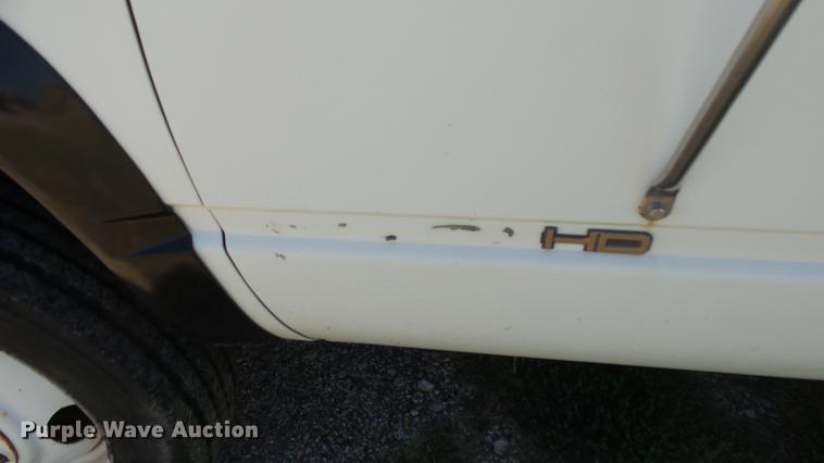 image for item FO9057 1991 Chevrolet 3500 box truck