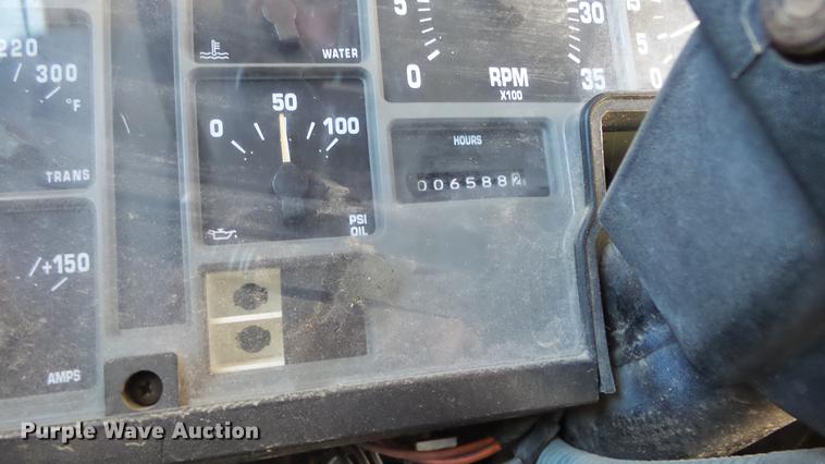 image for item FO9058 1999 International 3800 school bus