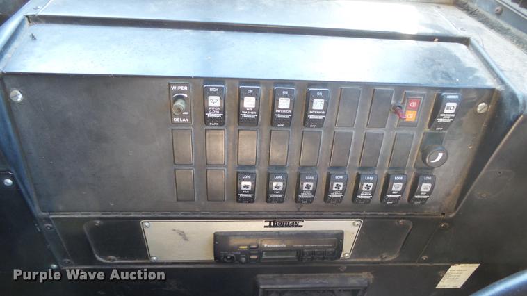 image for item FO9058 1999 International 3800 school bus