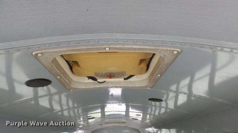 image for item FO9058 1999 International 3800 school bus