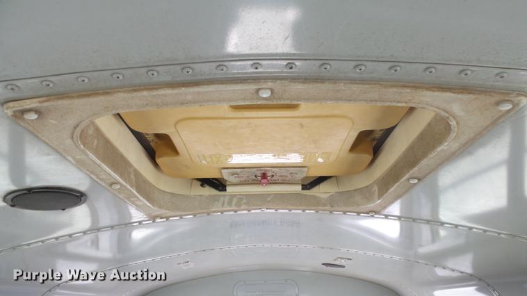 image for item FO9058 1999 International 3800 school bus