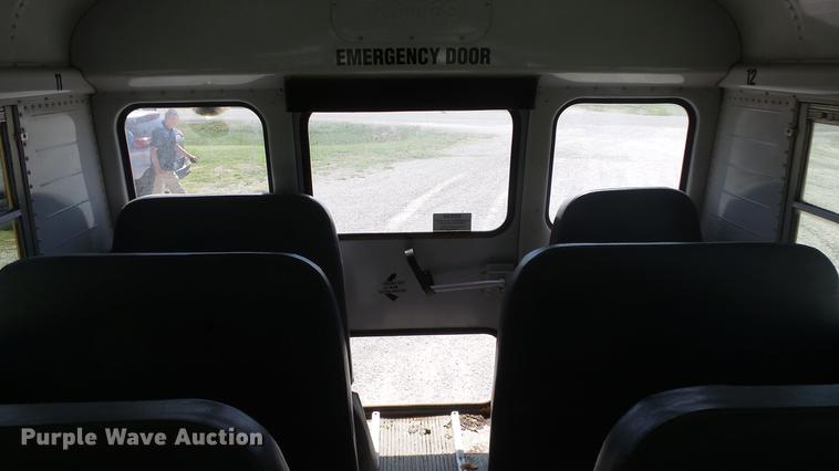 image for item FO9058 1999 International 3800 school bus