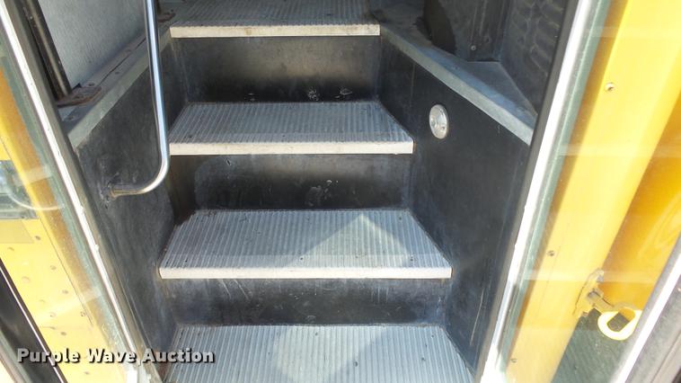 image for item FO9058 1999 International 3800 school bus