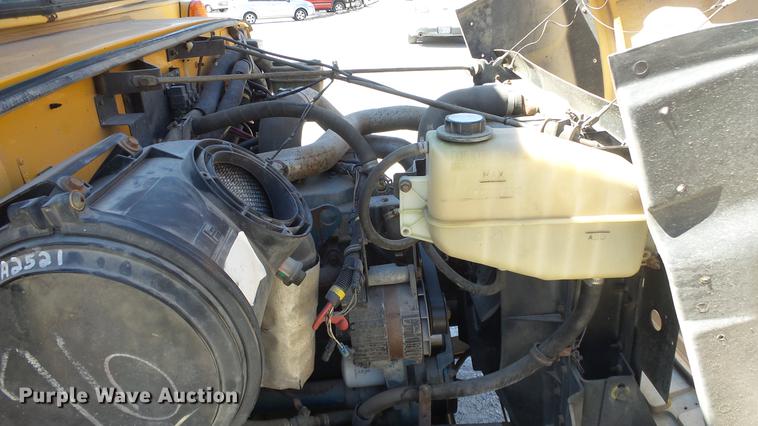 image for item FO9058 1999 International 3800 school bus