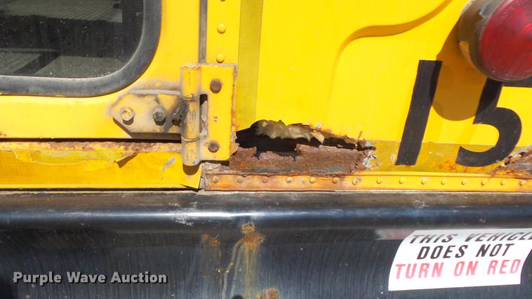 image for item FO9058 1999 International 3800 school bus